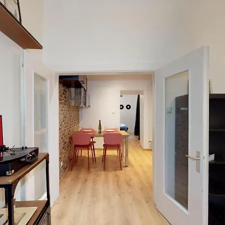 L'octave 1 Bedroom & Living-room *